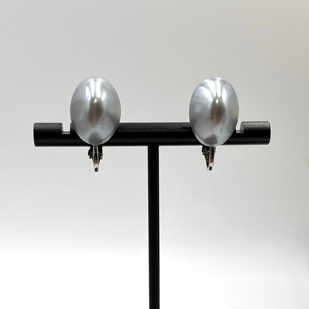 Kenneth Jay lane Faux Gray Pearl Clip on Silver tone Vintage‎ Signed Earrings